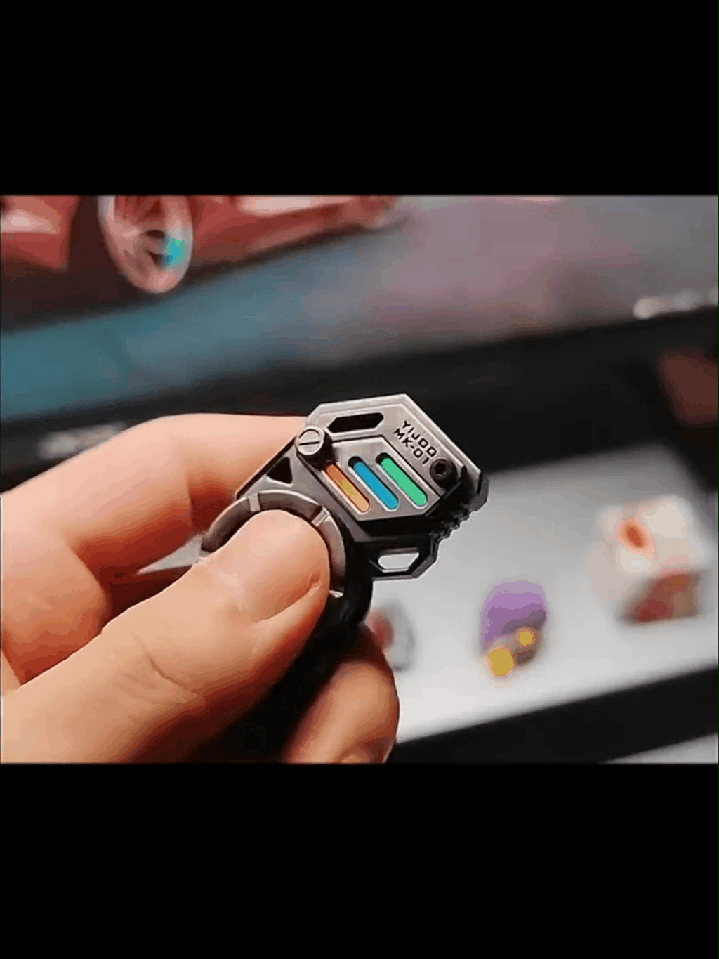 Fidget Spinner Metal Glow in the Dark Skull UFO - CosmoGlow Stainless Steel R188 Bearing EDC
