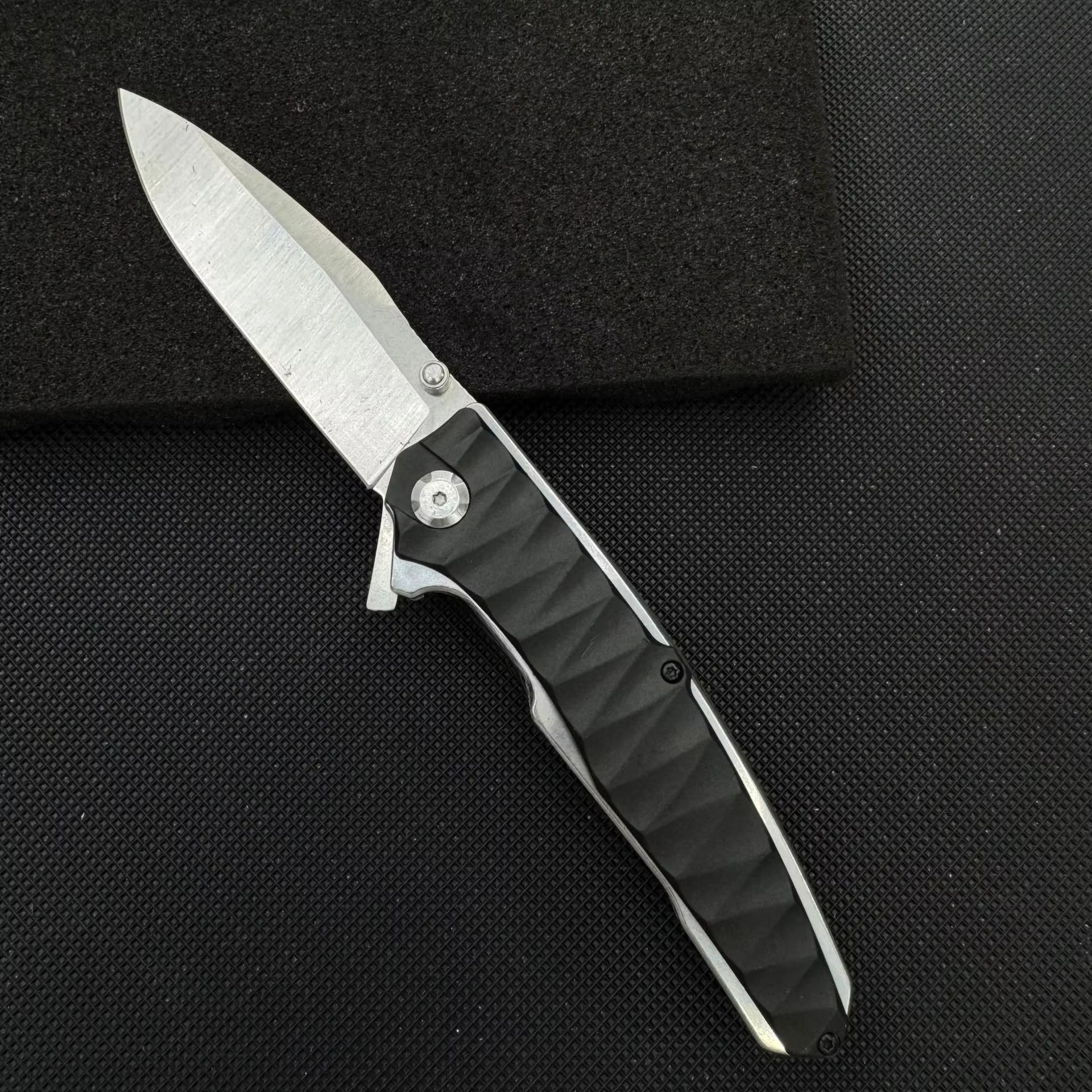 Folding Knife Stainless Steel Ergonomic Handle Compact EDC Outdoor Camping Utility