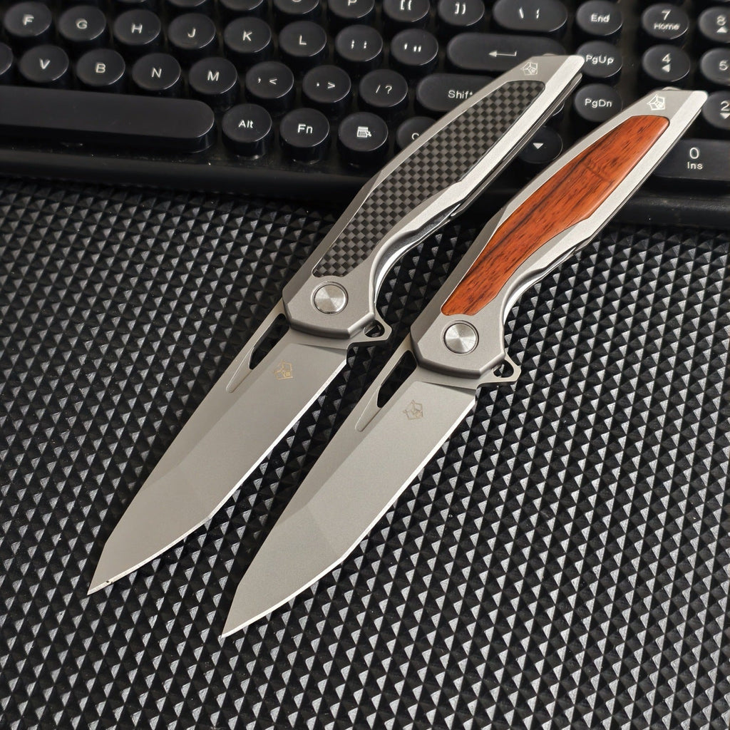 Razor-Edge Bear Claw D2 Steel Folding Knife - Carbon Fiber & Rosewood Options