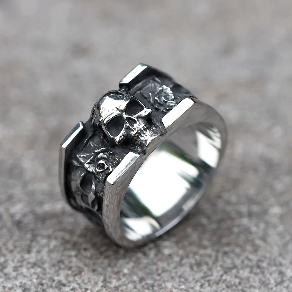 Gothic Ring – Skull and Roses Punk Vintage Dark Statement