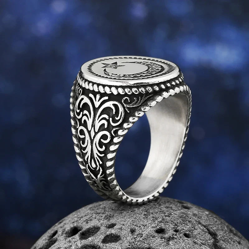 Moon Ring – Nightfall Eclipse Star Gothic Punk Celestial Statement