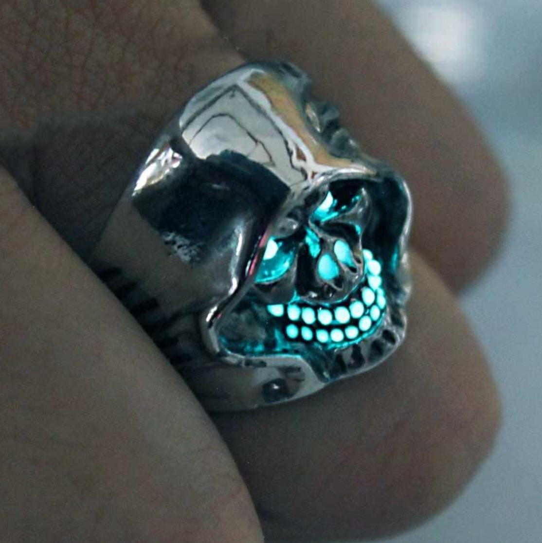 Skull Ring – Glowing Skeleton Warrior Gothic Punk Glow Dark Statement