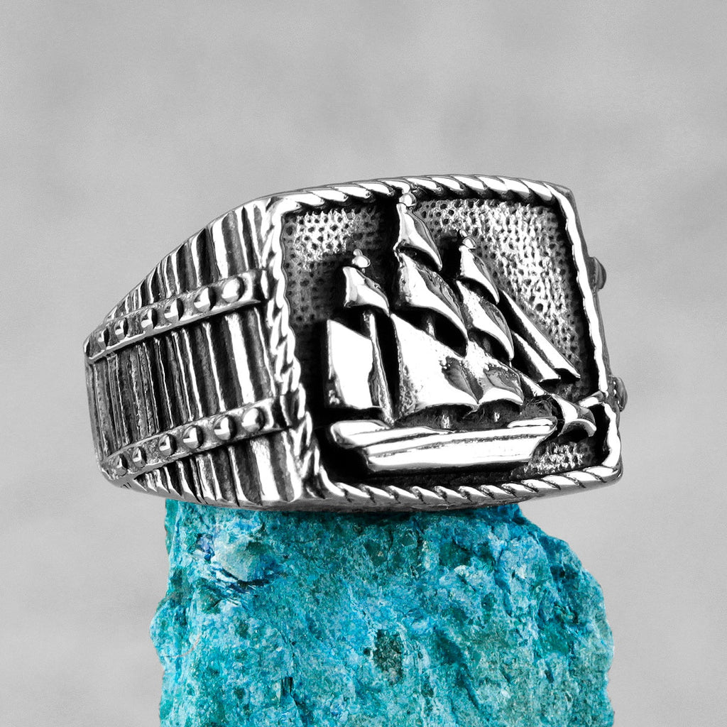 Statement Ring – Starboard Smooth Sailing Gothic Punk Biker