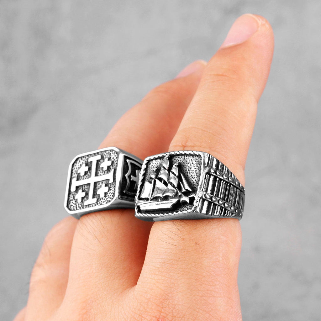 Statement Ring – Starboard Smooth Sailing Gothic Punk Biker