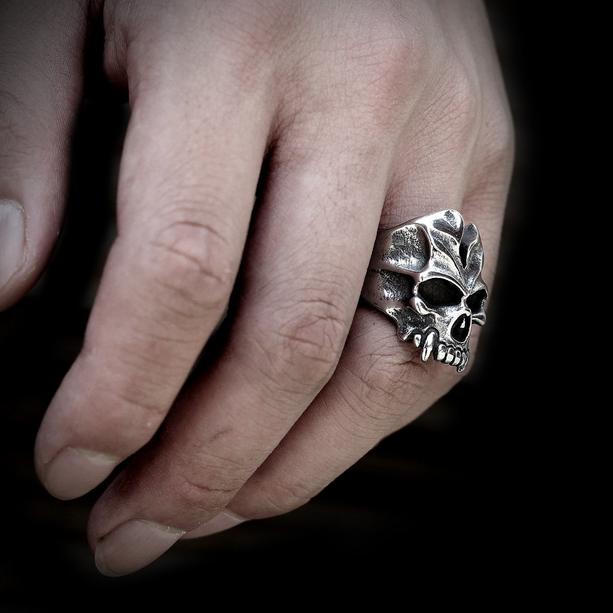 Skull Rings for Men – Domineering Devil Tooth Busted Skull Gothic Punk Biker Ring