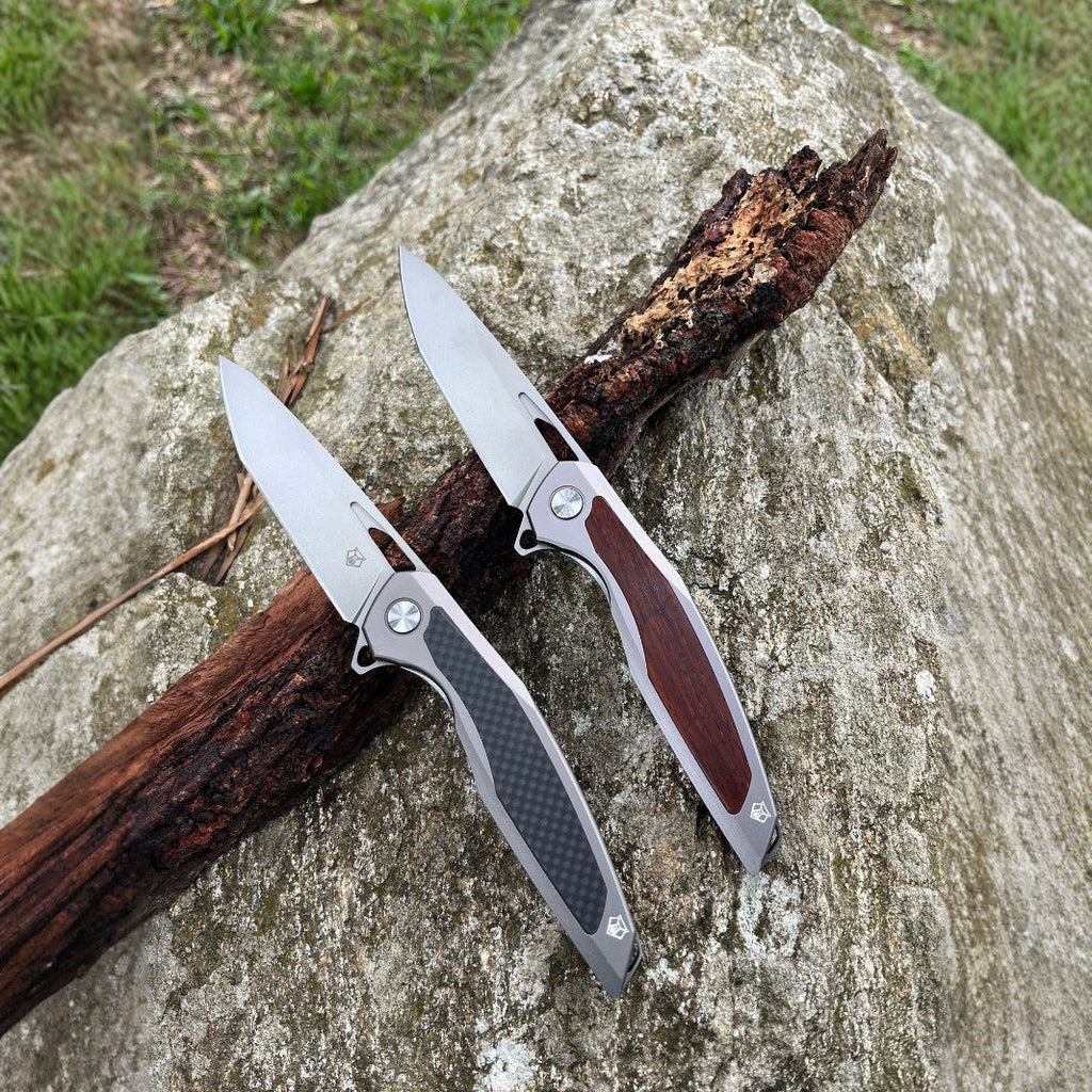 Razor-Edge Bear Claw D2 Steel Folding Knife - Carbon Fiber & Rosewood Options