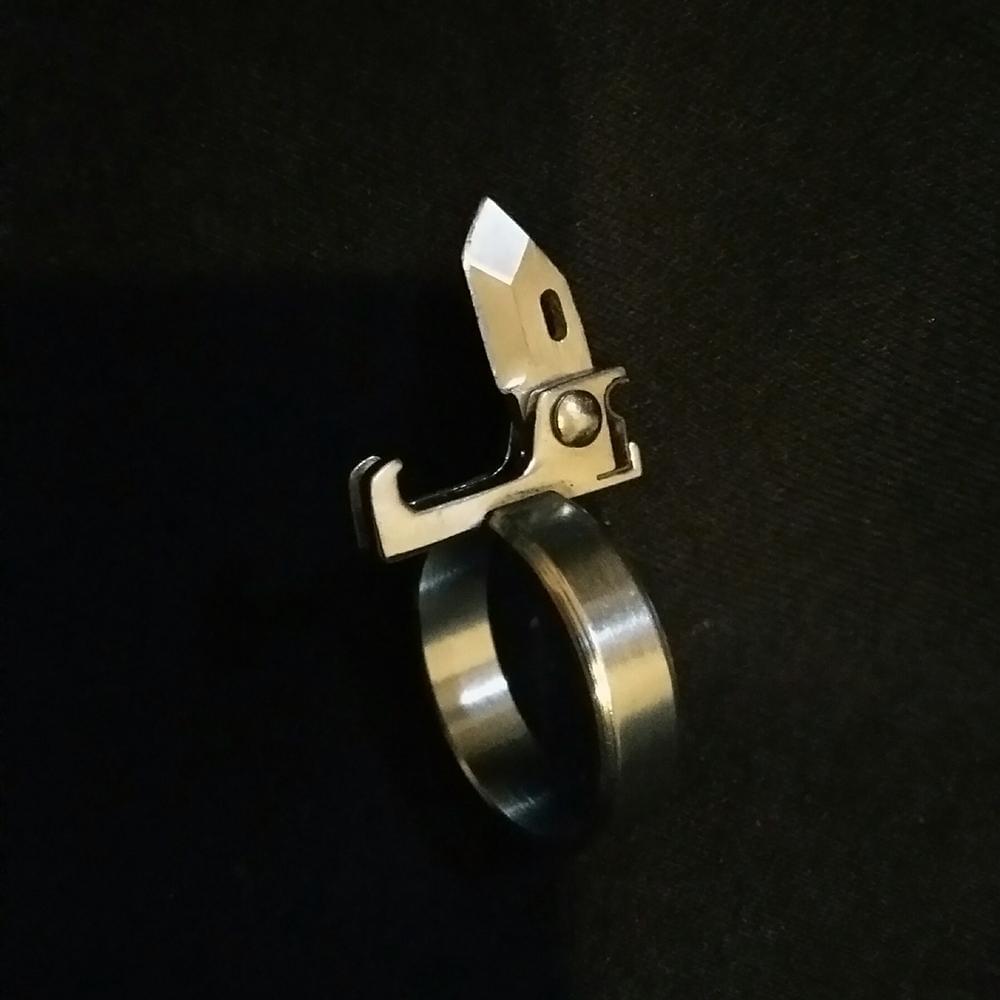Folding Brass Knuckle Knife