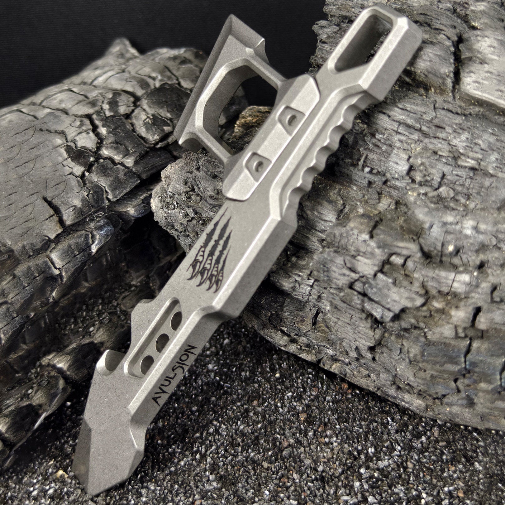 TC4 Titanium Knuckles Pry Bar - Multi-Function Bottle Opener Self-Defense EDC