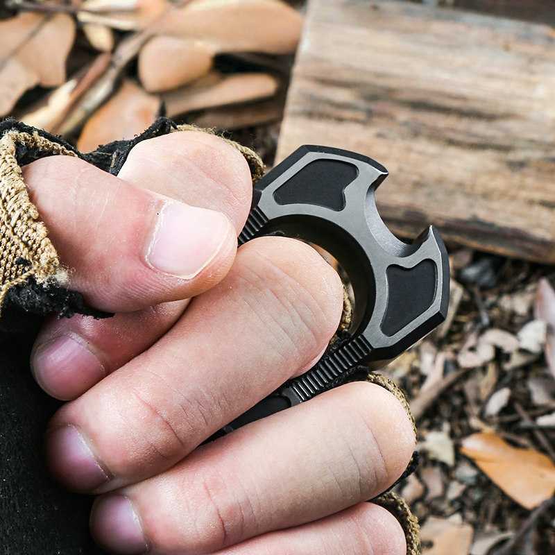 TC4 Titanium Alloy Knuckles Ring - Multi-Function EDC Bottle Opener & Self-Defense Tool