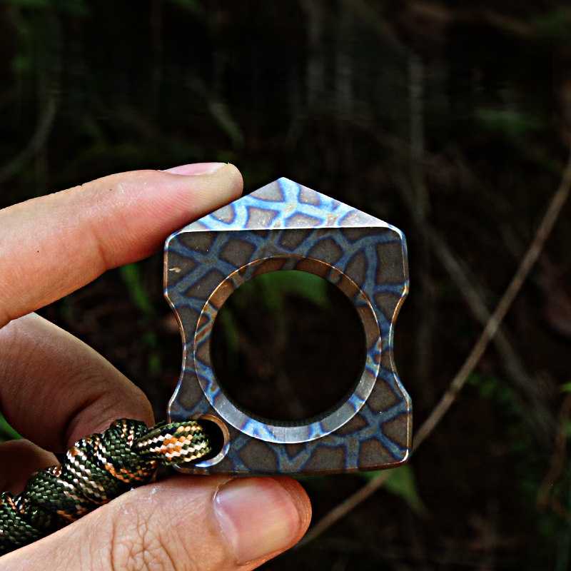 Titanium Alloy Defense Ring - Compact Two-Finger Window Breaker EDC Tool