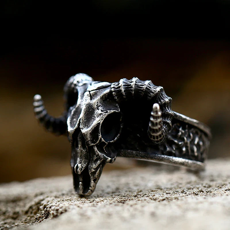 Skull Ring – Gothic Ram Horn Punk Vintage Animal Totem Dark Statement